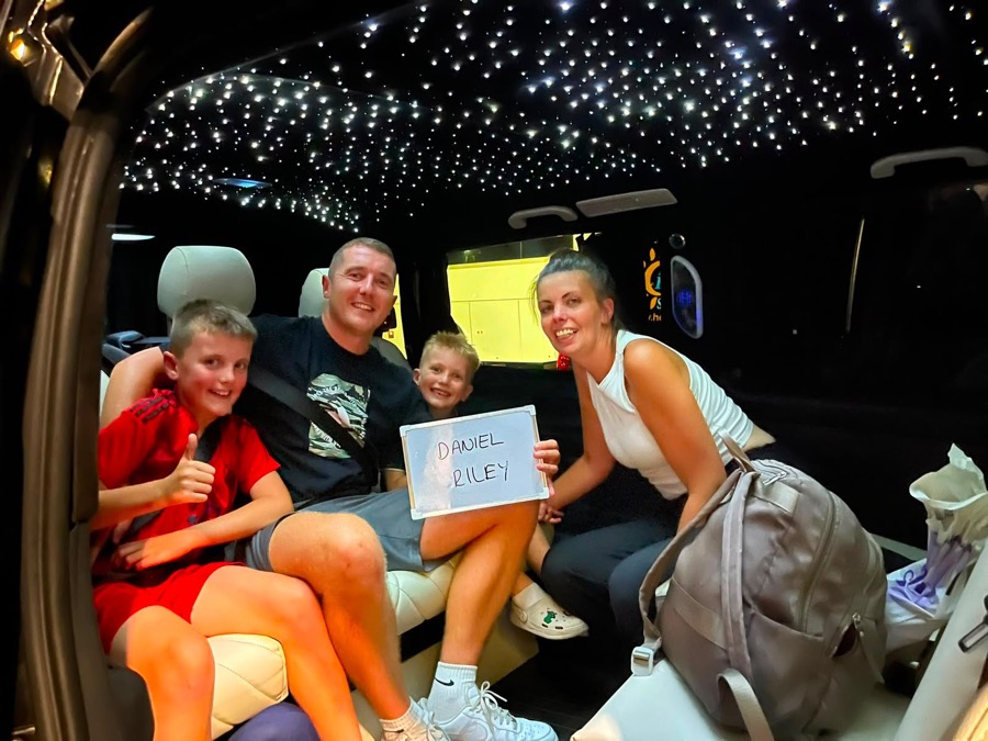 Voyage VIP Transfer guests