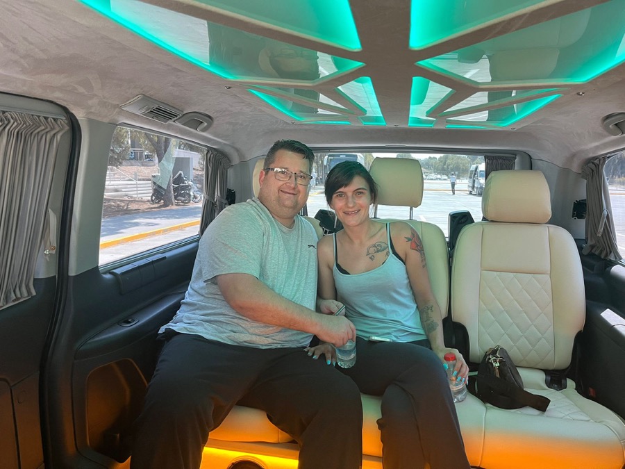 Voyage VIP Transfer guests
