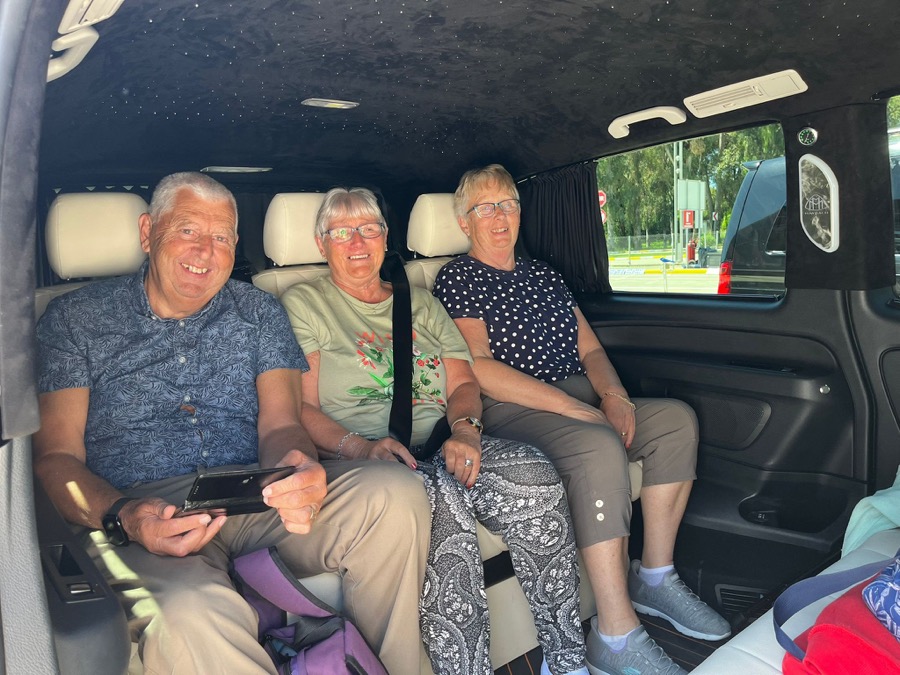 Voyage VIP Transfer guests